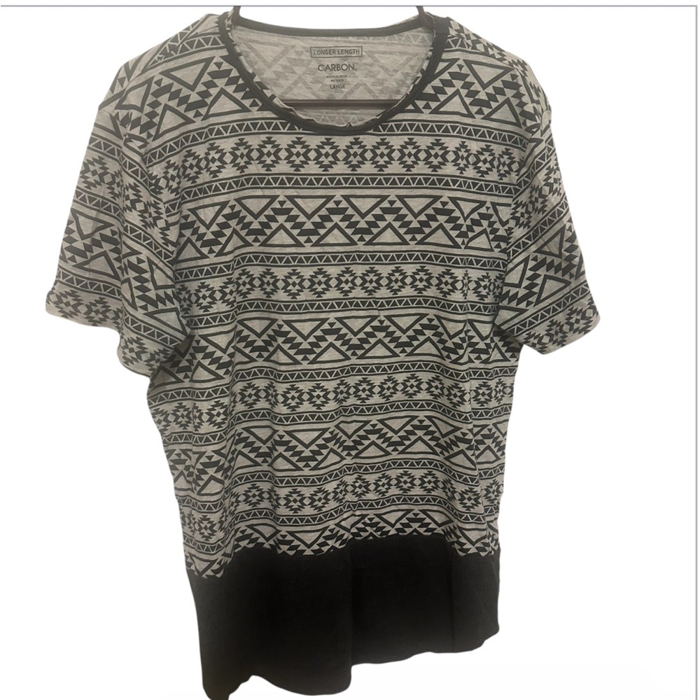 Carbon Black and White Patterned Men’s Top preowned size Large
